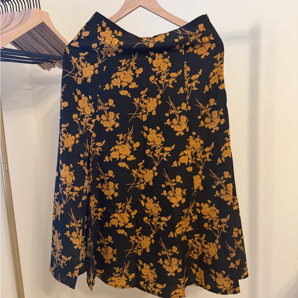 RIHOAS Black Midi Skirt with Mustard Floral Print